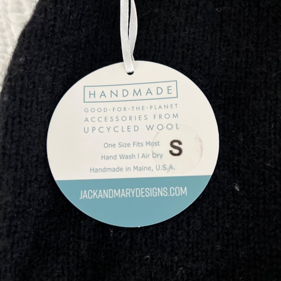 Jack and Mary pull on mini skirt size small - Picture 2 of 3